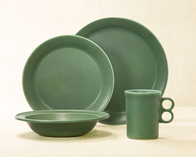 Classic Dinnerware 4-Piece Place Setting