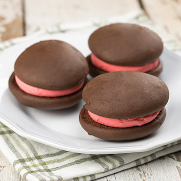 Strawberry Cream Whoopie Pies