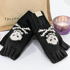 Product Image of Crossbones Alpaca Gloves